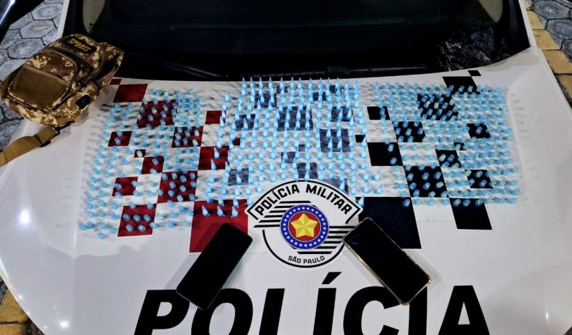Homem é preso por suspeita de tráfico de drogas durante ação da PM, em Aparecida