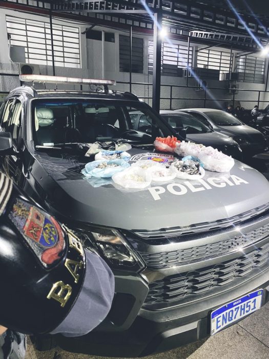 BAEP encontra drogas em fundo falso e prende trio em São José dos Campos