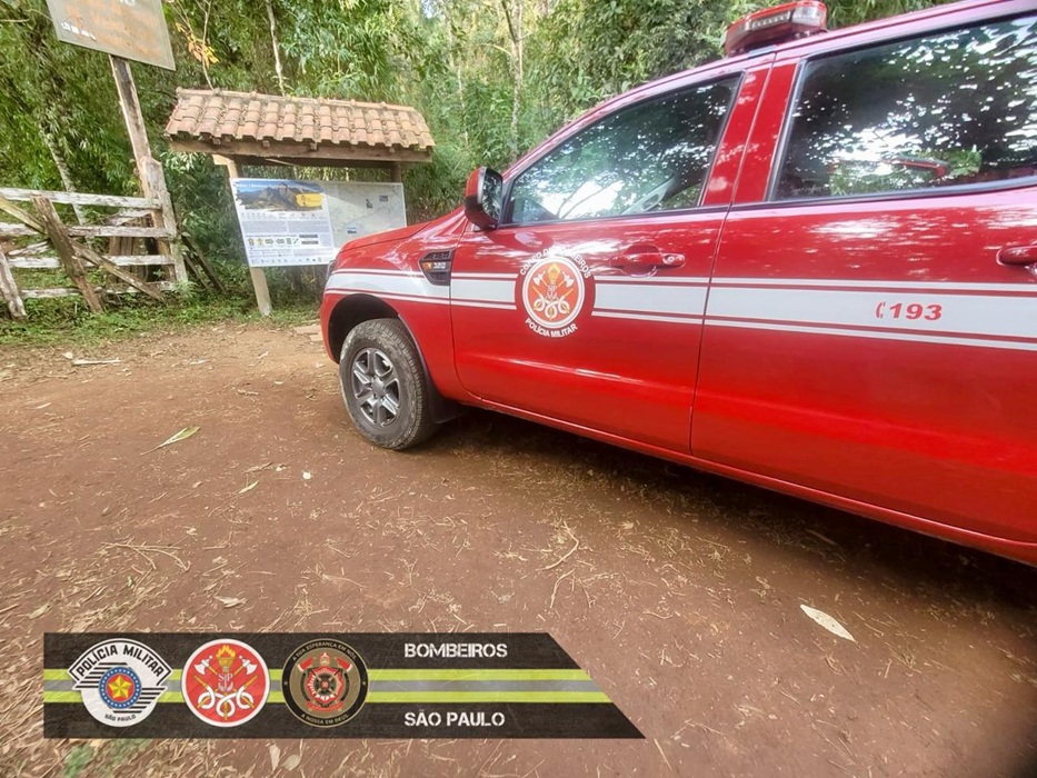 Mulher é resgatada após mal súbito em trilha no Pico dos Marins