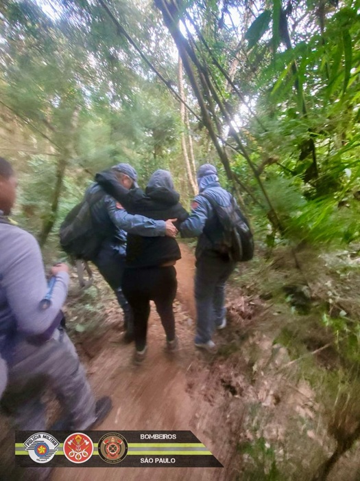 Mulher é resgatada após mal súbito em trilha no Pico dos Marins