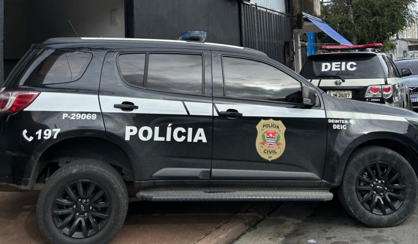 Um homem foi baleado na madrugada desta sexta-feira (25) na cidade de Lorena, no Vale do Paraíba. O crime ocorreu por volta da meia-noite, na Rua Coronel José Vicente, localizada no bairro Cidade Industrial, uma via com baixa iluminação e pouco movimento durante a noite.