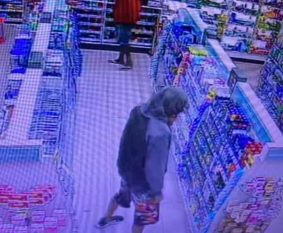 Dupla é presa após roubo em farmácia no centro de São José