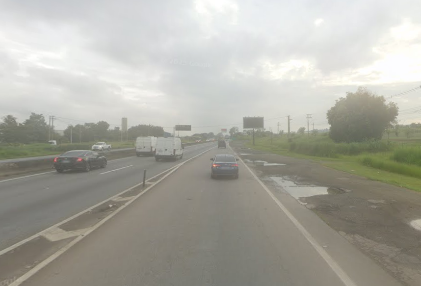 O acidente aconteceu na altura do km 17 da Dutra, em Taubaté