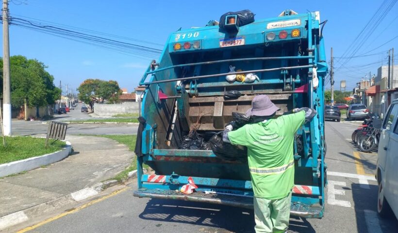 Serviço da coleta de lixo em Pindamonhangaba