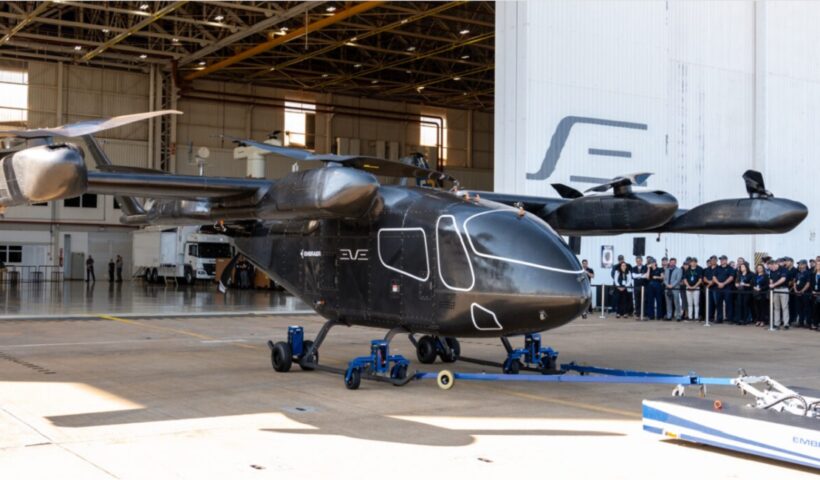Embraer prevê voo do 'carro voador' para dezembro de 2025; empresa comenta sobre demissões