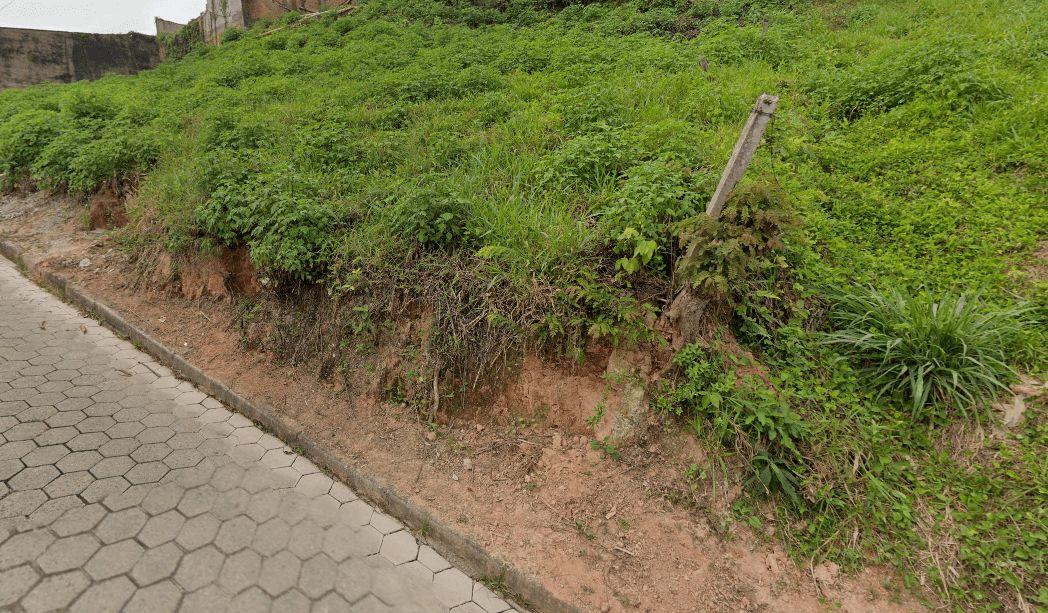 Barranco está localizado na Rua Professor José Maria Amato, no centro de Cunha