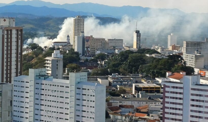 Incêndio no Banhado em São José dos Campos