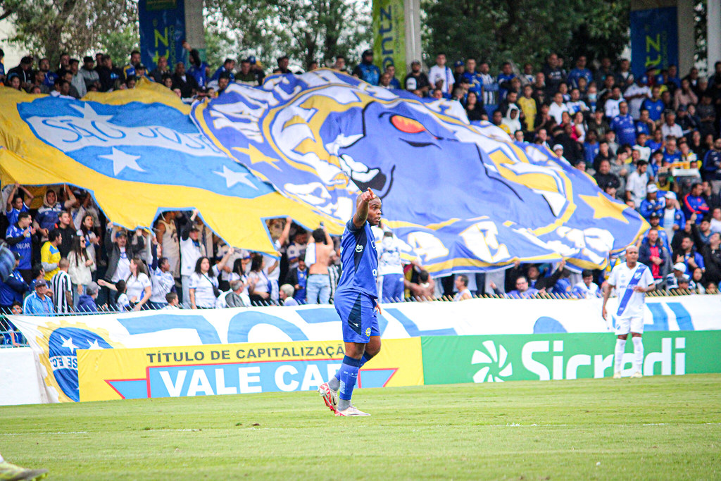 Torcida do São José EC presente no jogo de estreia da Copa Paulista contra o arquirrival EC Taubaté