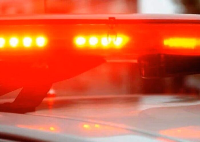 Grave acidente entre carro e moto deixa duas pessoas feridas em São José dos Campos