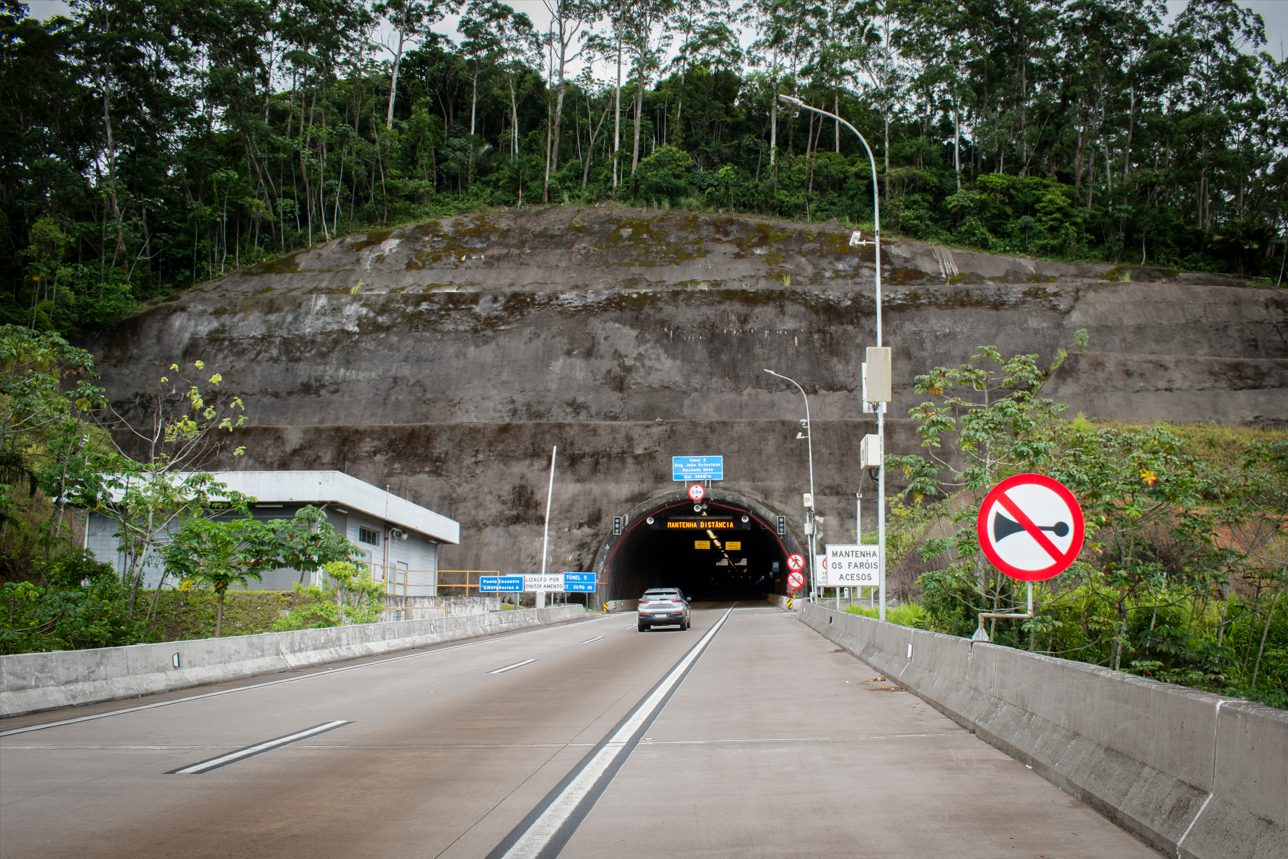 Túneis da Serra Nova da Rodovia dos Tamoios