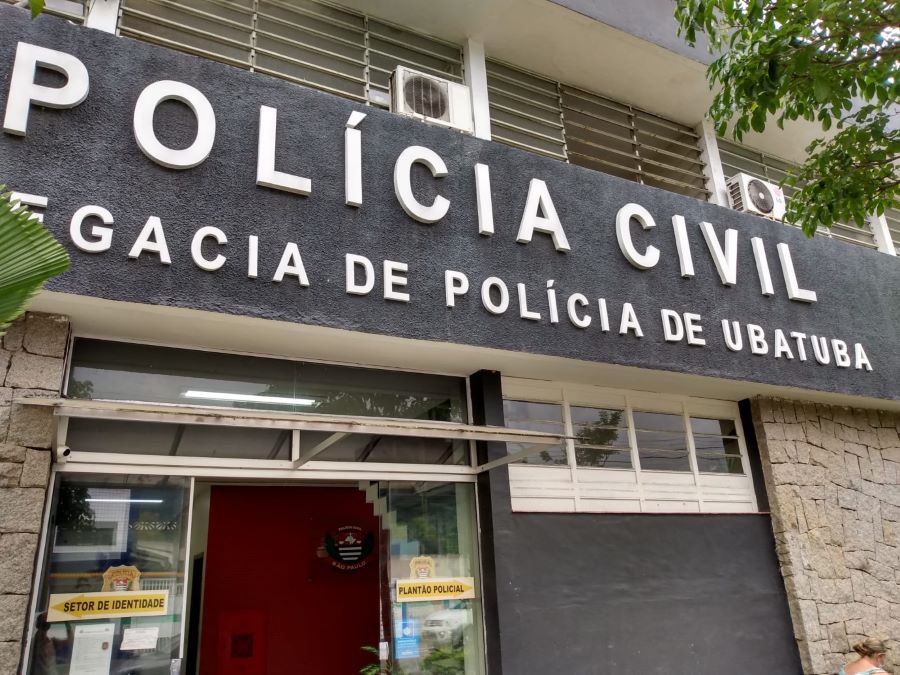 Um ataque a tiros deixou dois mortos e uma pessoa ferida na tarde desta quarta-feira (10) no bairro Cambur