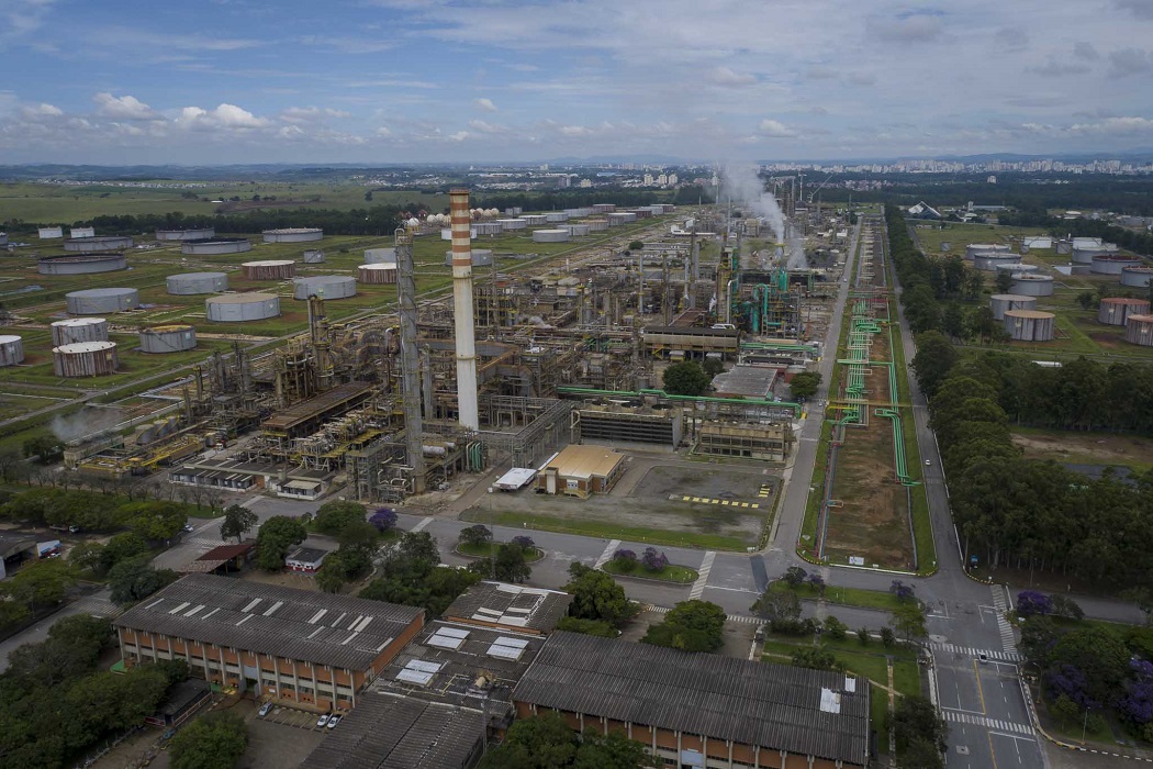 Revap de SJC bate recorde de produção de diesel e querosene