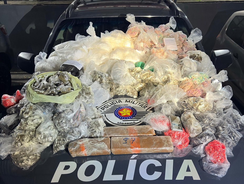 Polícia prende dois homens por tráfico de drogas no Jardim das Cerejeiras, em São José dos Campos