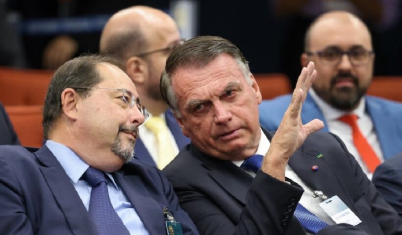 Bolsonaro, se condenado pode perder a liberdade por até 30 anos.