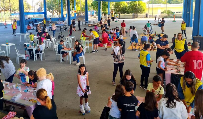 As férias escolares chegaram, e para tornar esse período ainda mais animado, a Prefeitura de São José dos Campos realiza os programas "Brincando nas Férias" e "Tô de Férias"