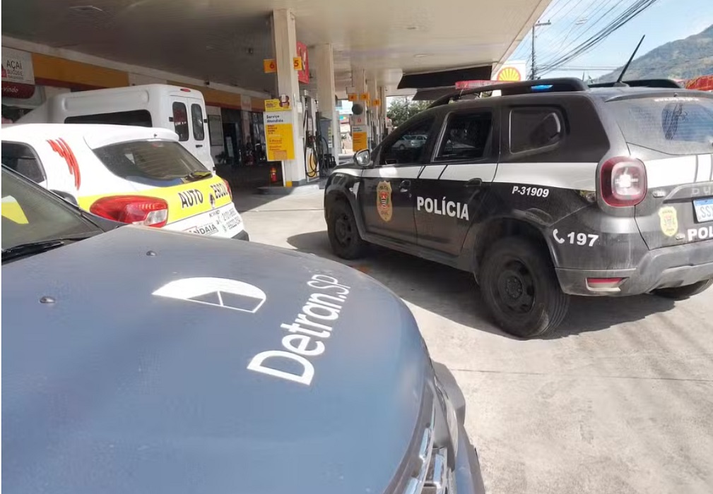Casal dono de escola e autoescola é preso por fraudes no Litoral Norte