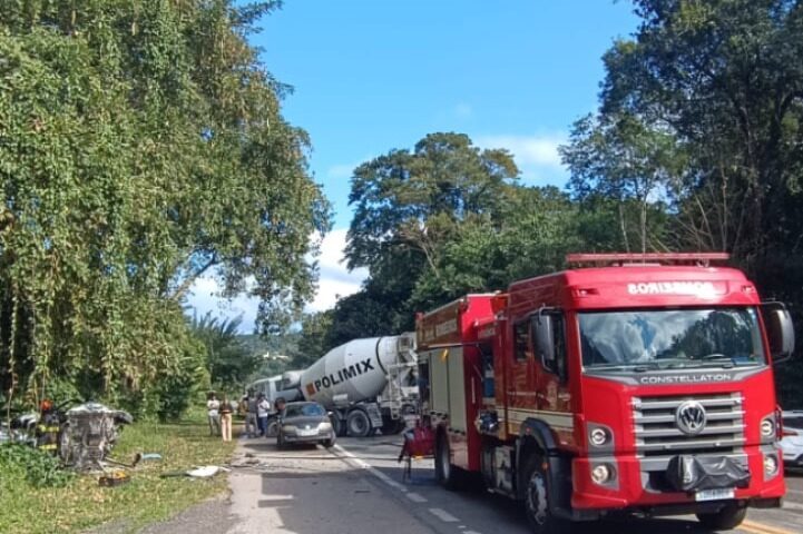 O acidente aconteceu na altura do km 85+900 da Rio-Santos