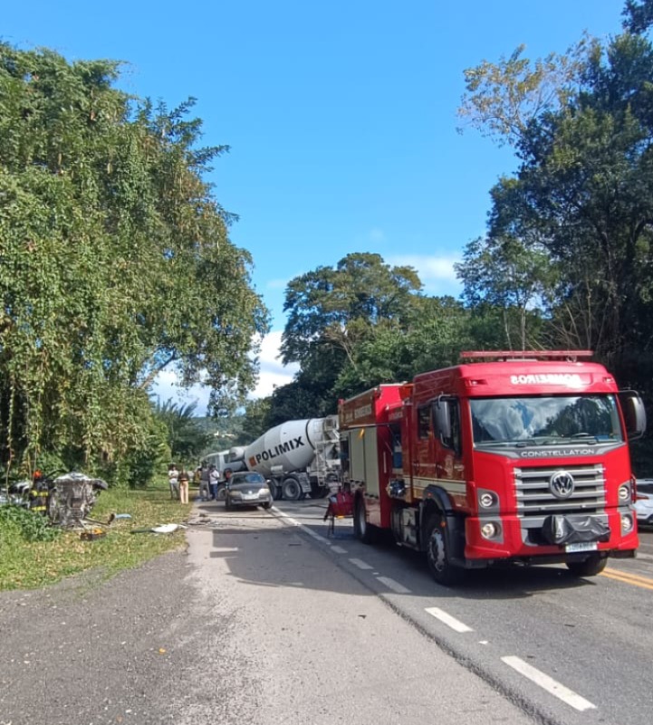 O acidente aconteceu na altura do km 85+900 da Rio-Santos