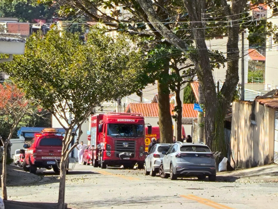 Ação rápida evita incêndio em apartamento em São José