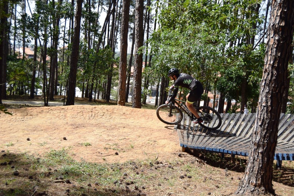 Com extensão de 4,88 km por volta, Copa Alberto Simões de MTB  é reconhecido por seu alto nível técnico - Foto: Divulgação