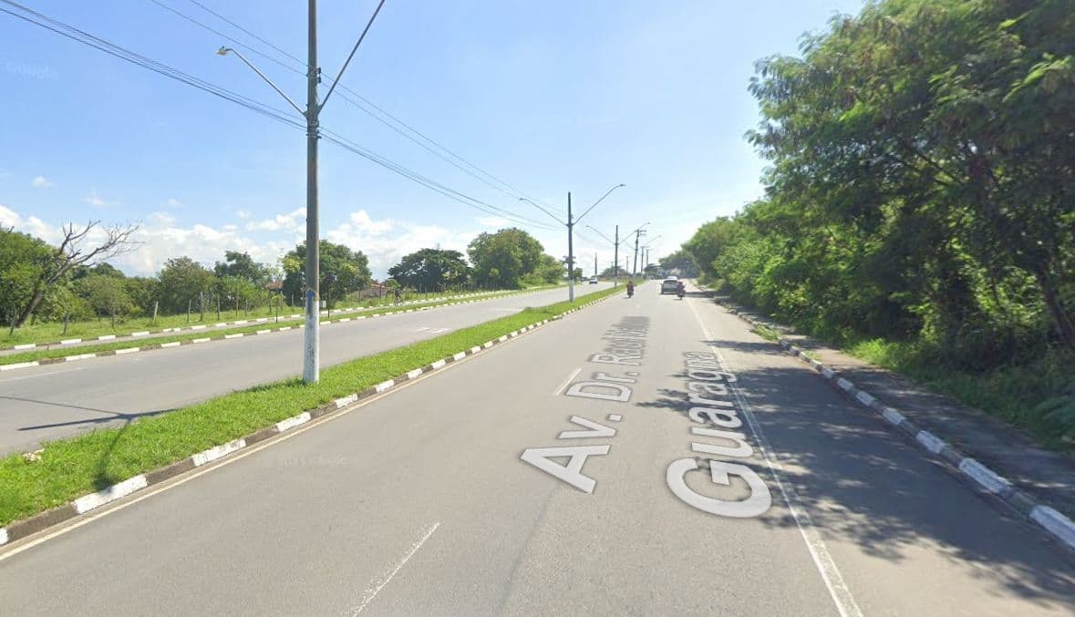Acidente de moto aconteceu na Avenida Doutor Raul Nelson Guaragna em Pindamonhangaba 