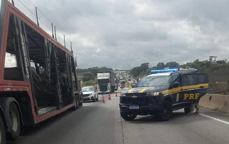 Acidentes com moto causam lentidão na Dutra em São José