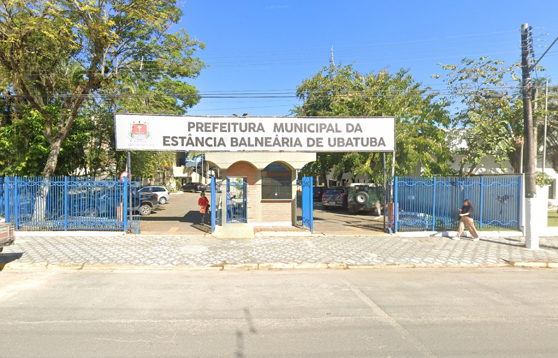 Sede da Prefeitura de Ubatuba não possui adequações de acessibilidade, segundo o MP