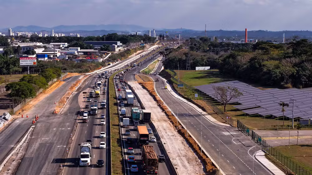 Novas marginais na Via Dutra em São José dos Campos