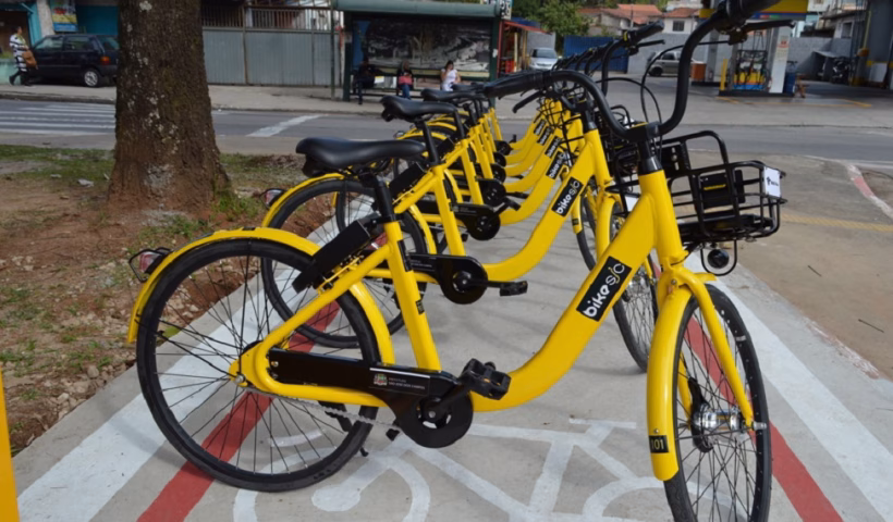 As bicicletas compartilhadas vêm conquistando cada vez mais espaço entre os usuários do transporte público em São José dos Campos.
