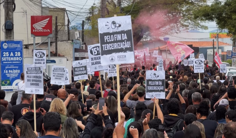 Servidores de Caraguatatuba param por 24h e exigem 15% de reajuste