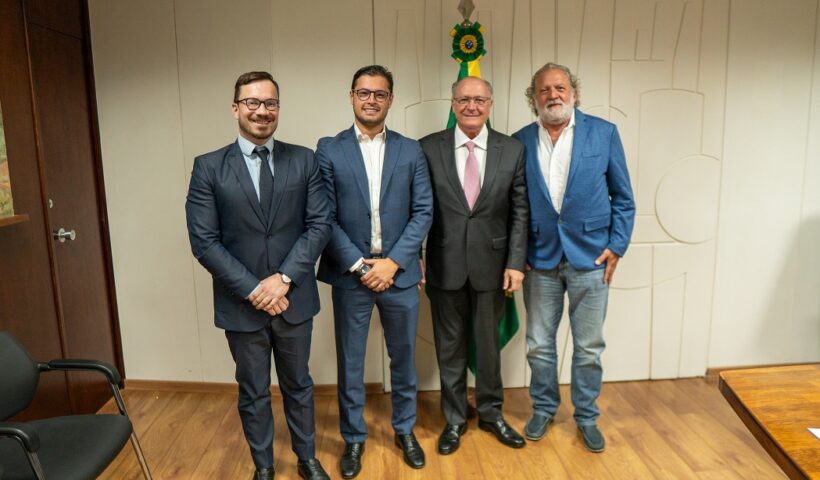 Prefeitos da região se encontram com Alckmin e discutem nova concessão do Porto de Sebastião