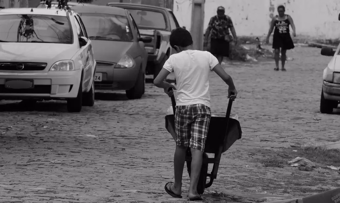 Justiça condena governo de SP a pagar R$ 2 milhões por trabalho infantil