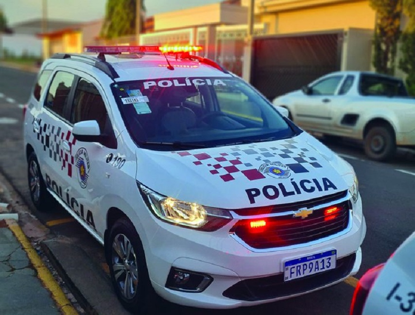 Um adolescente foi agredido no início da noite desta quarta-feira (13) nas proximidades de uma escola estadual localizada na região central de São José dos Campos.