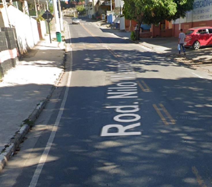 Um acidente entre duas motocicletas na noite de terça-feira (12) resultou na morte de um homem de 59 anos e deixou outras duas pessoas gravemente feridas na Rodovia Nilo Máximo em Jacareí.