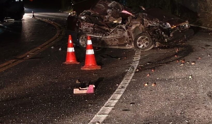 Mulher morre em acidente com três veículos em Campos do Jordão