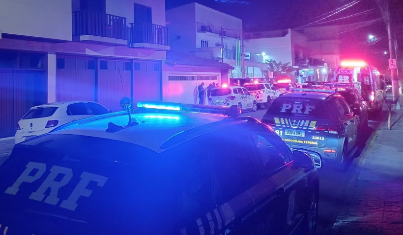 Perseguição na Dutra termina com PRF ferido, suspeito atropelado e apreensão de 160 kg de cocaína