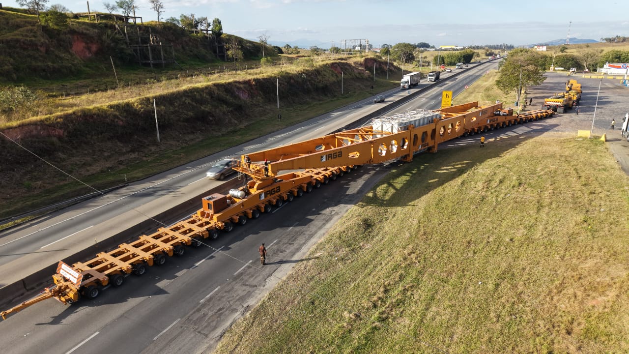 Transporte da maior carga da história da Dutra começou no dia 21 de julho. Foto: PRF