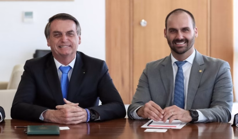Jair Bolsonaro e Eduardo Bolsonaro