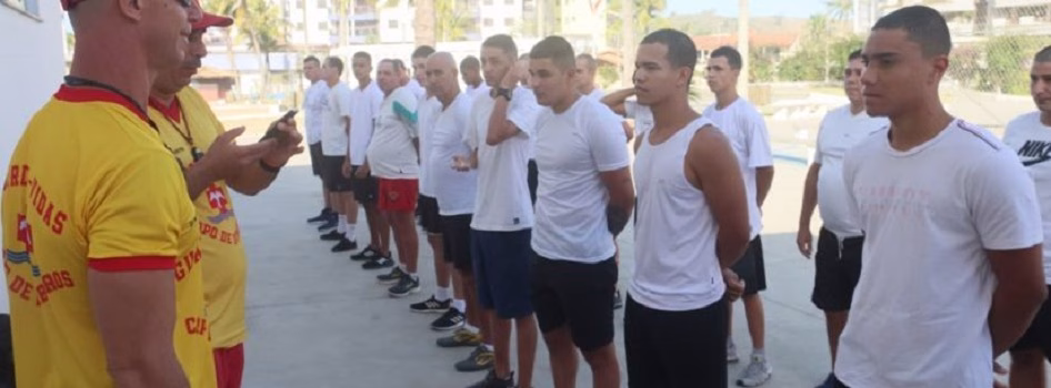 Governo de SP abre 20 vagas temporárias de guarda-vidas em Caraguatatuba