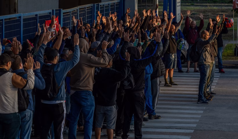 Após greve, Armco de Jacareí suspende demissões e negocia com sindicato