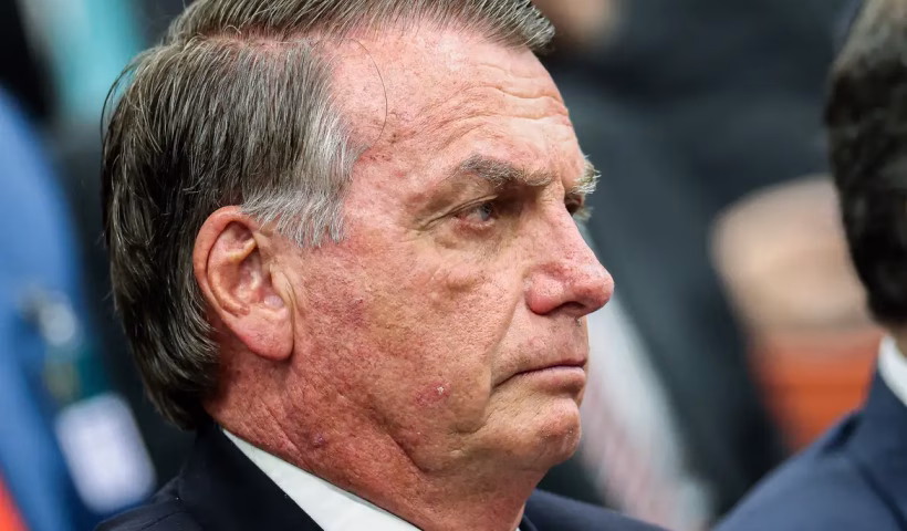 O ex-presidente Jair Bolsonaro foi diagnosticado com câncer de pele, conforme informou seu médico, Claudio Birolini.