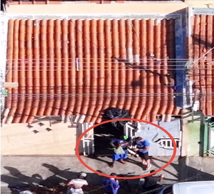 Uma operação da Polícia Militar resultou na apreensão de uma grande quantidade de drogas em uma casa abandonada no bairro Santa Cruz, em Taubaté, na tarde da última quarta-feira