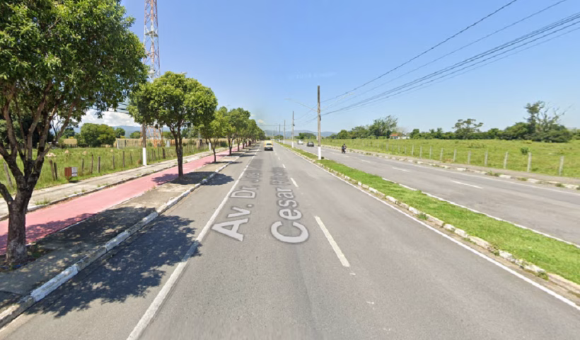Jovem de 22 anos morre em colisão entre moto e carro em Pindamonhangaba