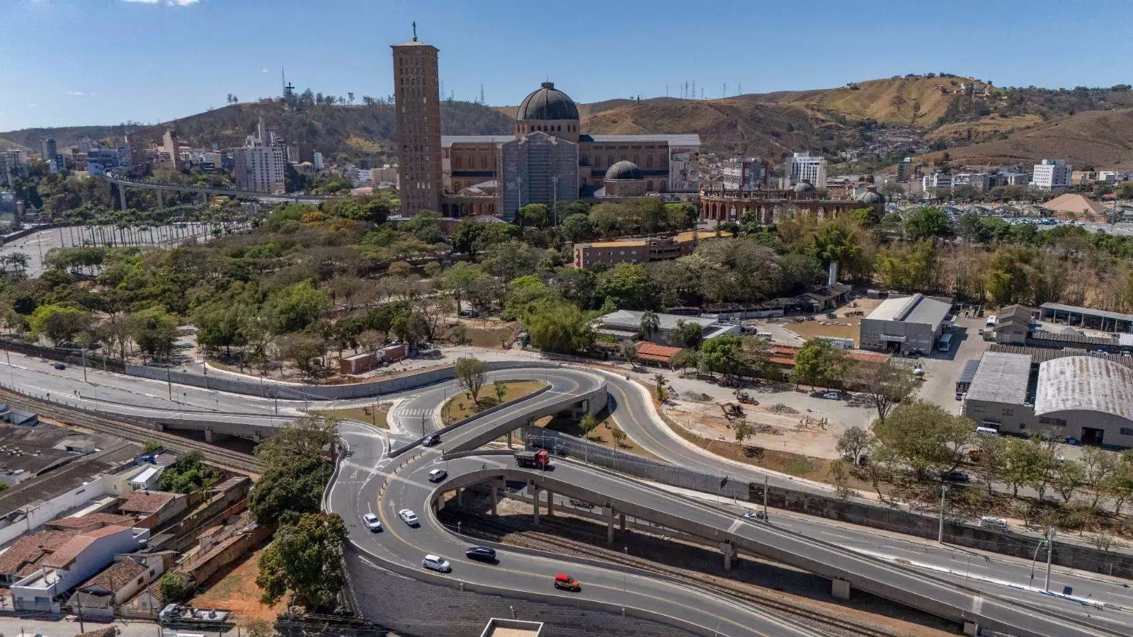Novo viaduto em Aparecida visa resolver gargalo e aumentar segurança aos romeiros