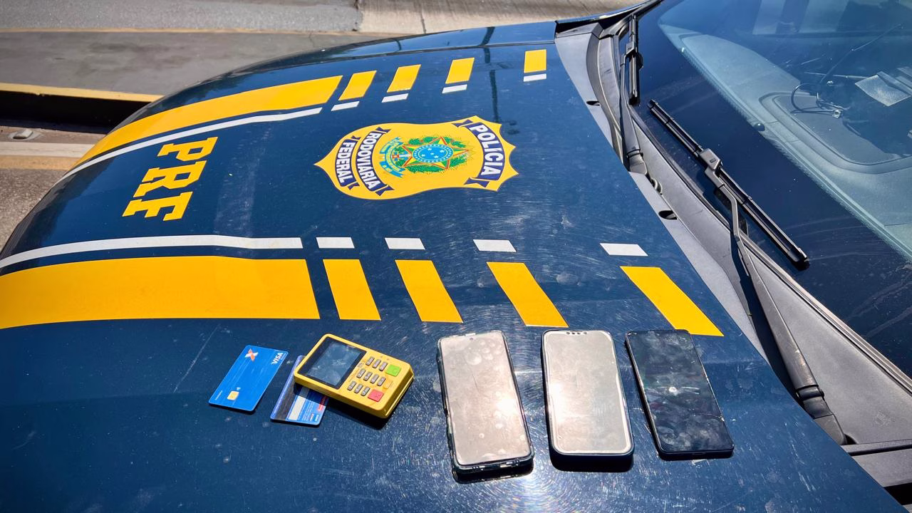 PRF prende trio acusado de aplicar golpe em idosos na Dutra
