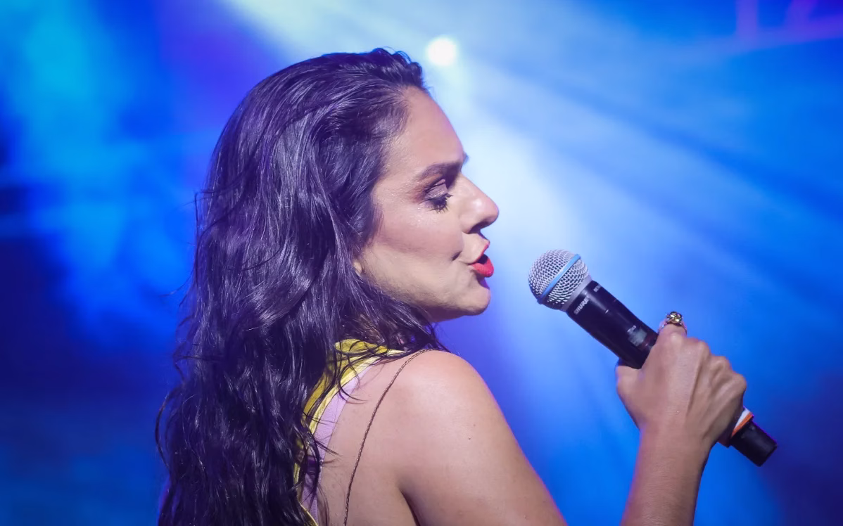 Cinthia Jardim e Banda apresentam o show "Samba das Alagoas”