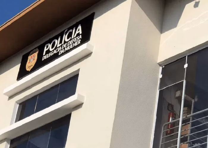 A Polícia Civil registrou em flagrante um caso de violência doméstica ocorrido na tarde desta segunda-feira (1º) em uma residência localizada no bairro Urbanova,