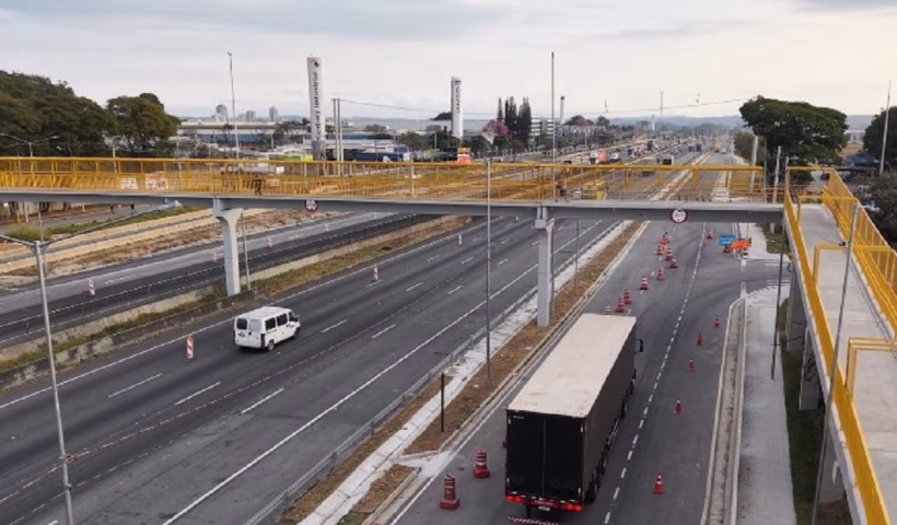 Obras interditam passarelas da Via Dutra em São José dos Campos