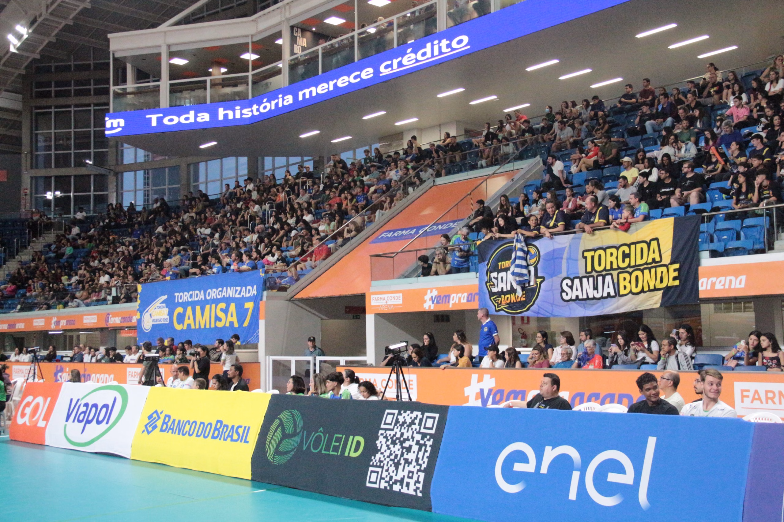 Torcida do Vôlei São José na Farma Conde Arena