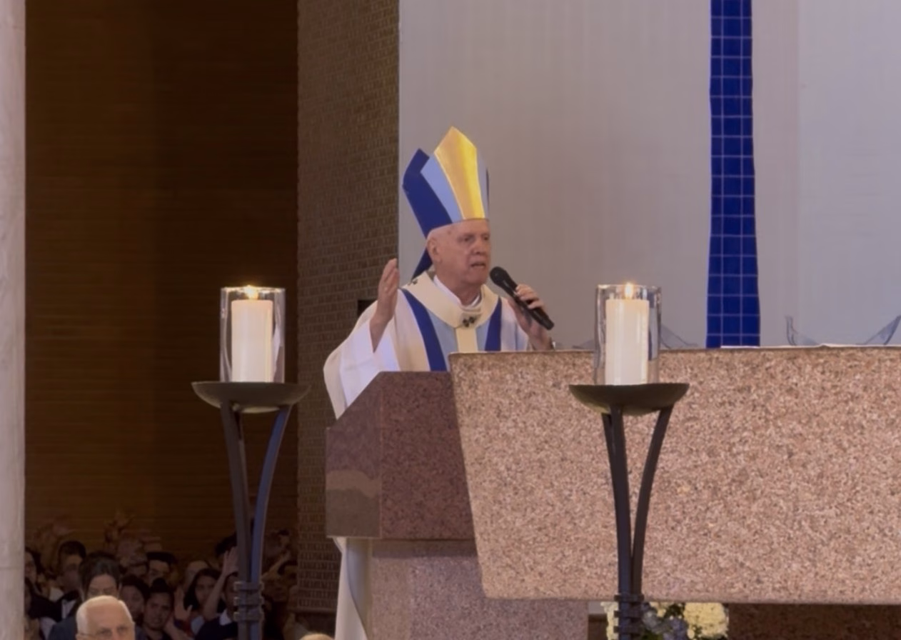 Em missa solene, arcebispo de Aparecida alerta para queda da natalidade e pede que políticos votem em leis favoráveis aos pobres